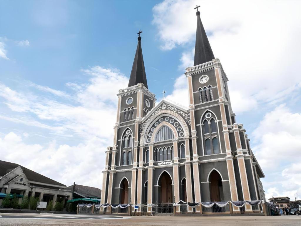 Bussarakam Place Hotel Chanthaburi Eksteriør bilde